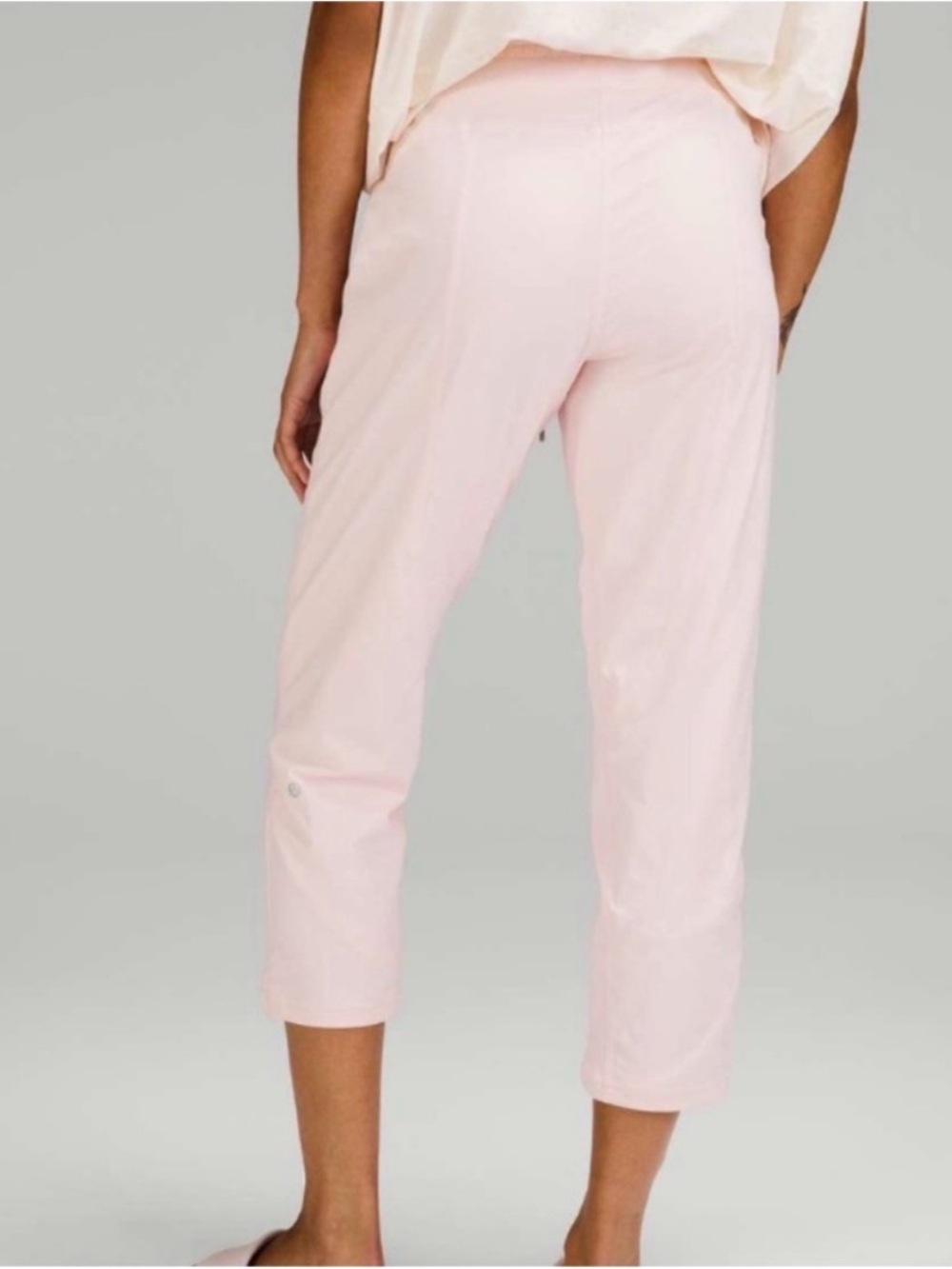 lululemon athletica Pale Pink Cropped Capris